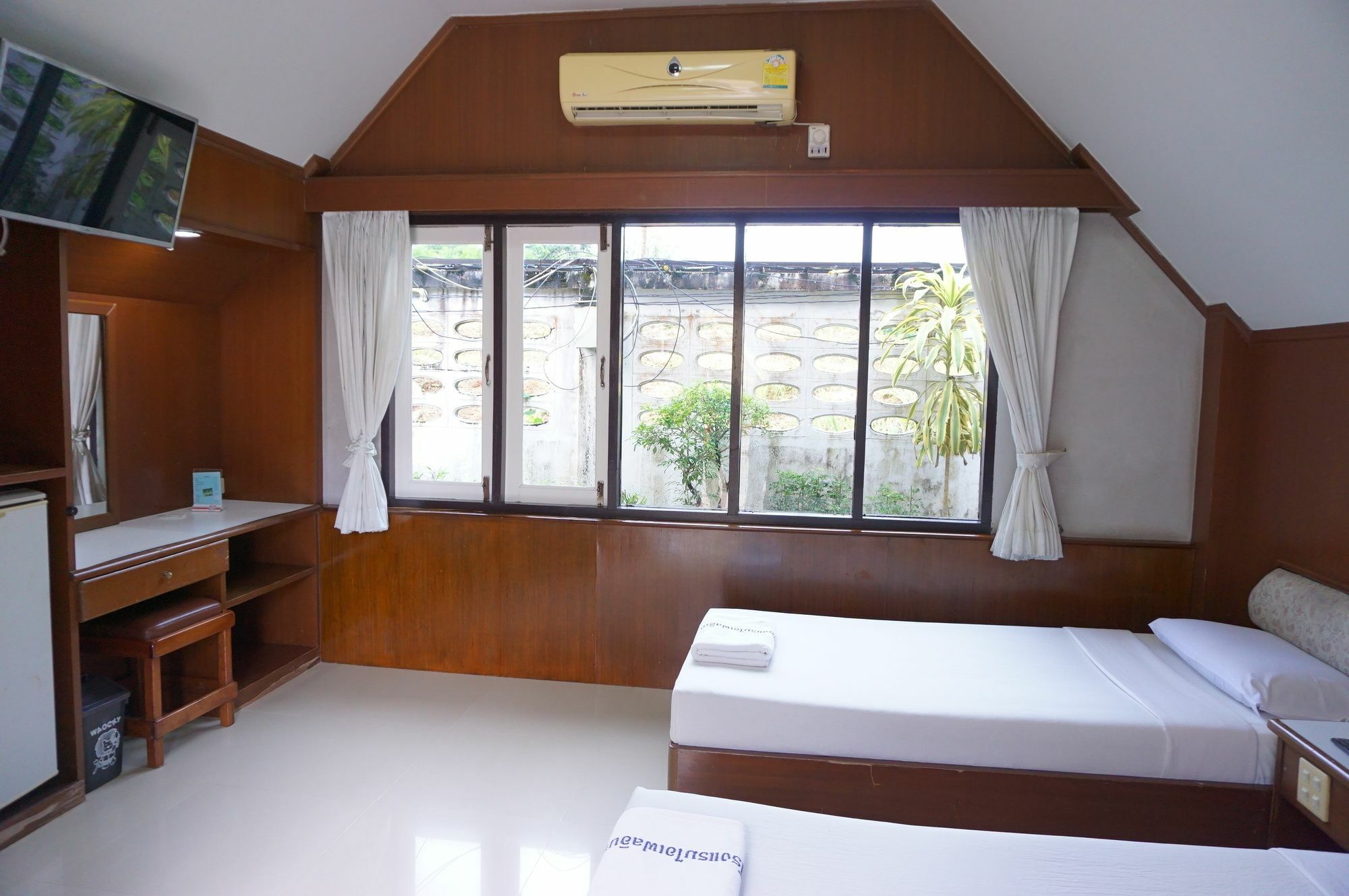 Eiffel Inn Ranong Exterior photo